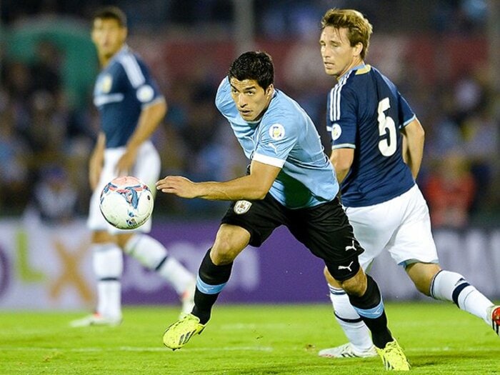 メッシとロナウドに迫る「唯一」の男。スアレス、その異常なまでの万能性。＜Number Web＞ photograph by Getty Images