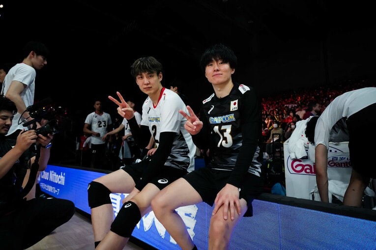 小野寺太志、小川智大（VNLイラン戦）　©︎Volleyball Wrold