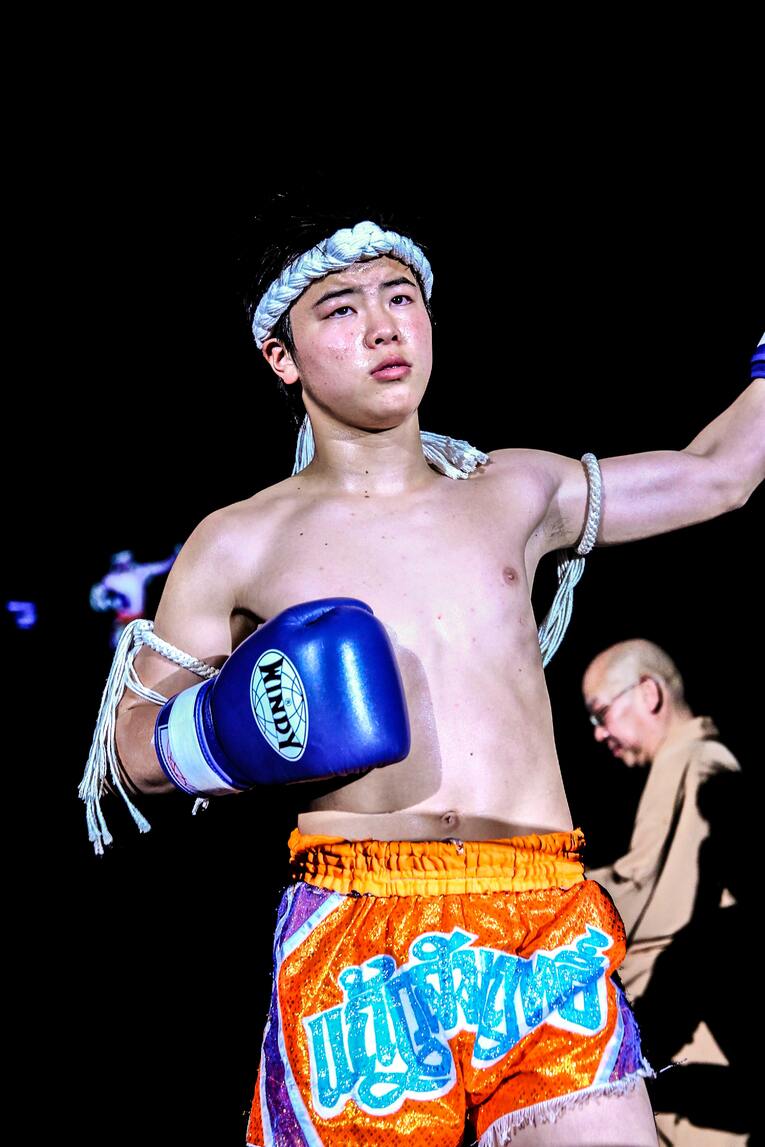 2014年2月11日、当時中学3年生の那須川天心の入場シーン　©Susumu Nagao