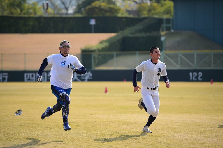 昨年12月12日、高松商での指導　©Naoya Sanuki