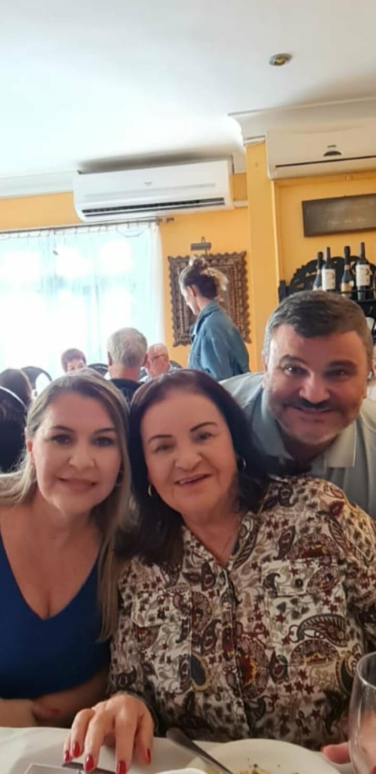 左から娘カチア、妻スエリー（ジーコの妻サンドラの姉）、息子ドゥドゥ　※本人提供