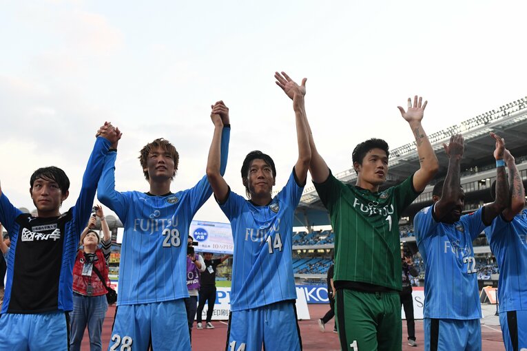 若手がプレーしやすい雰囲気を作る中村に板倉は感謝していた　©︎GettyImages