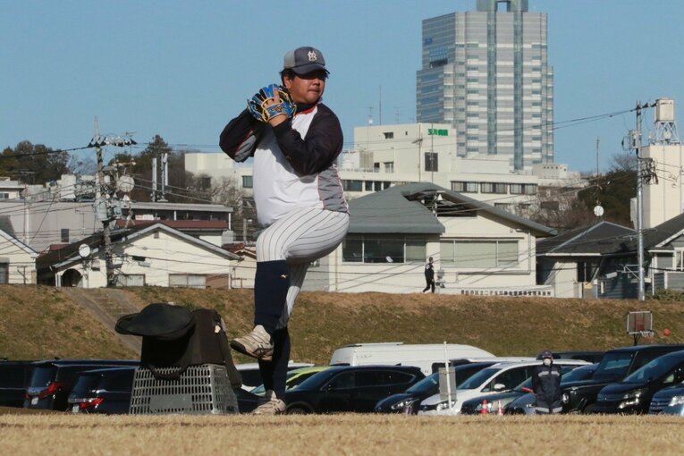 【連続写真】現在30歳に。少年野球「用賀ベアーズ」でコーチを務める