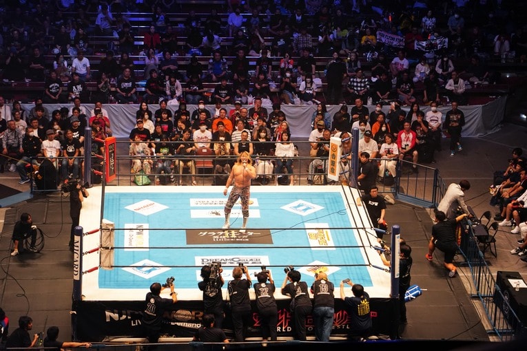 リング上で引退を発表した棚橋弘至　©Essei Hara