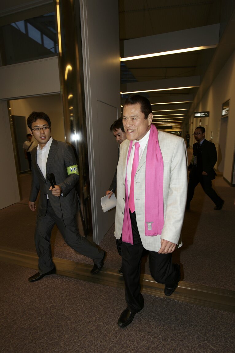 2009年、北朝鮮から帰国したアントニオ猪木　©Shiro Miyake