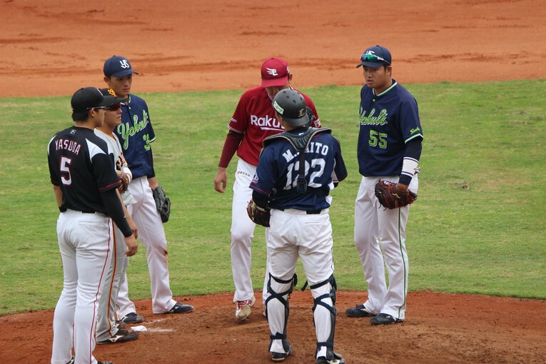 2018年アジアウインターリーグでの村上と安田　©Kou Hiroo 