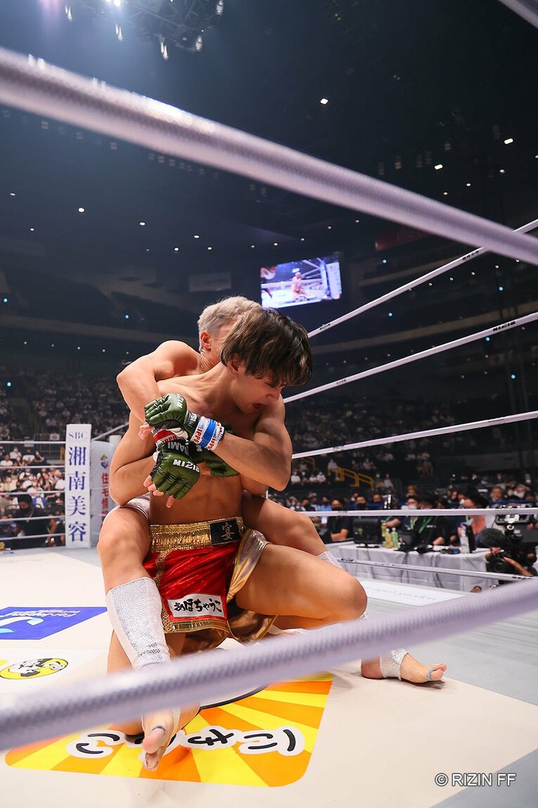 『RIZIN.37』YUSHI vs 覇留樹　©RIZIN FF