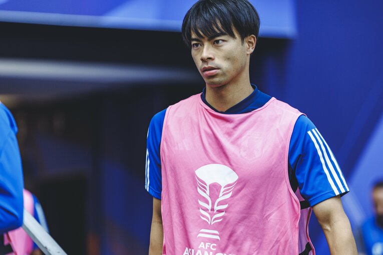 イラン戦に臨む三笘薫　©︎Kiichi Matsumoto