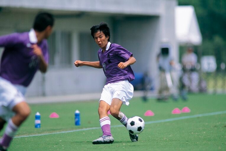 2001年の高校総体、藤枝東高3年の長谷部誠（当時17歳）　©AFLO