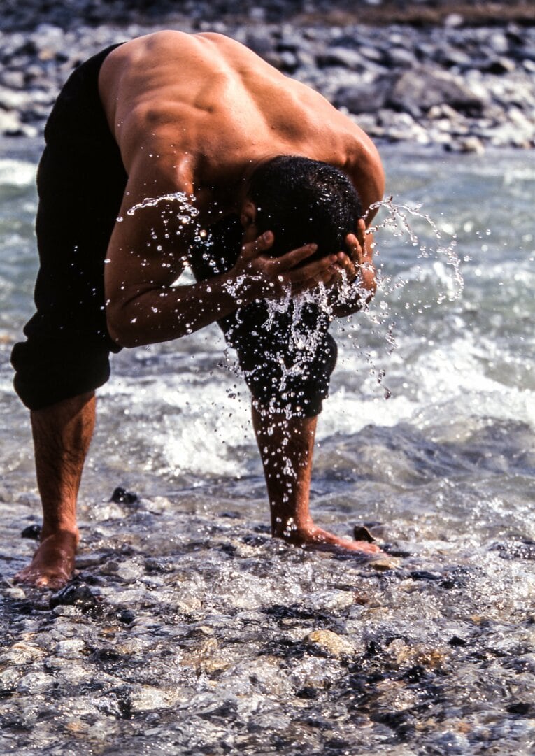 自然の中でトレーニング　©Susumu Nagao