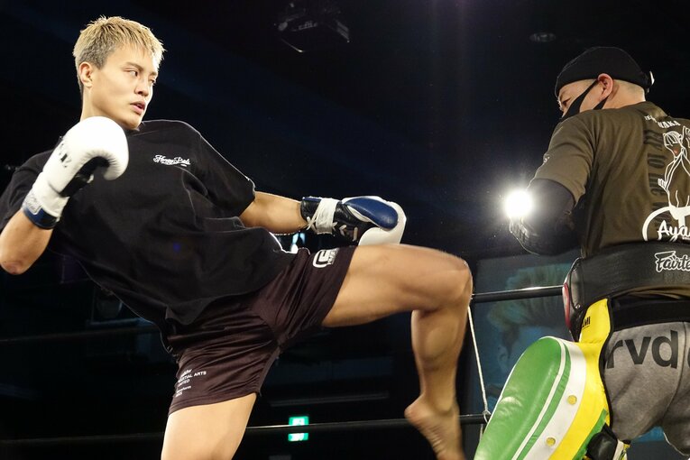 那須川弘幸会長は、本気で天心を倒すべく風音を鍛え上げている　©Koji Fuse