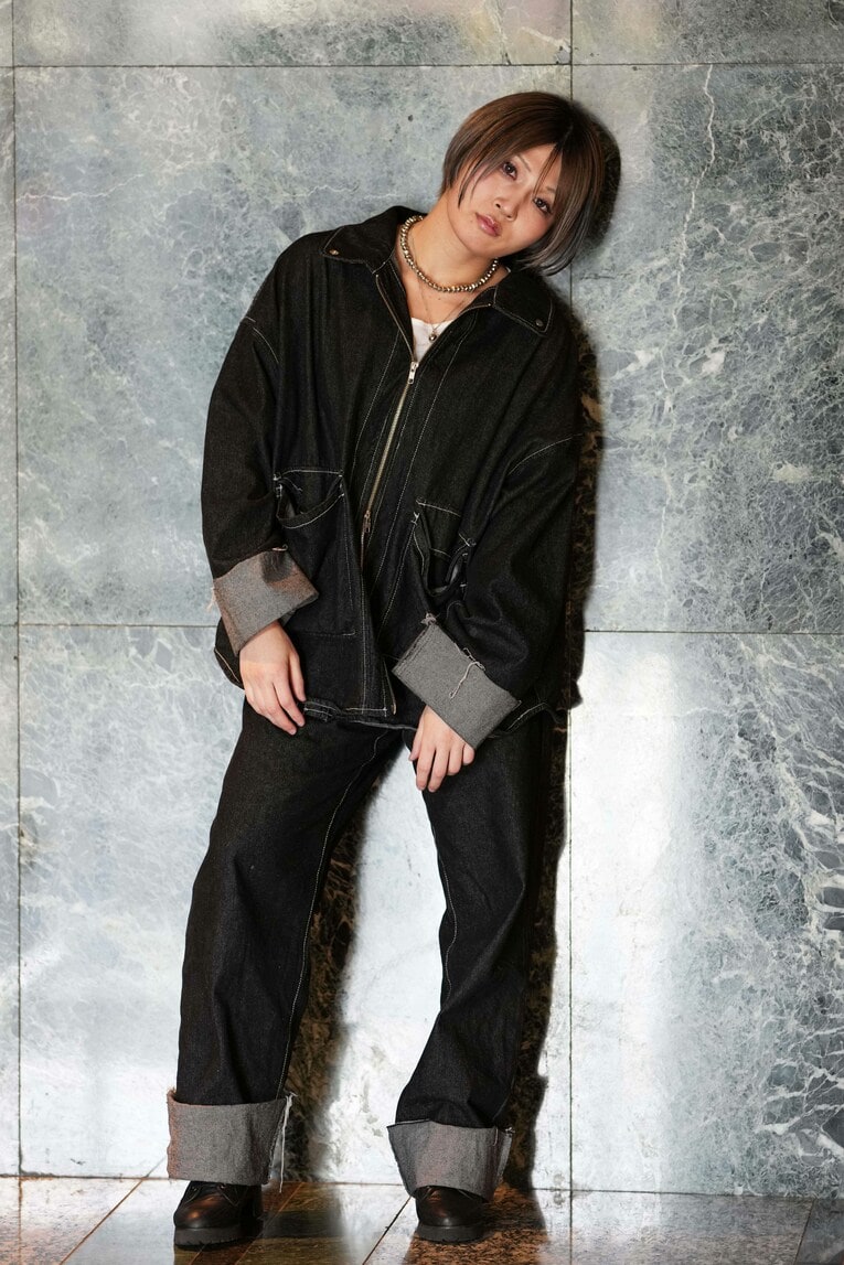 幼少期は“見た目お嬢様、中身は超活発”だったという安納サオリ　©Essei Hara