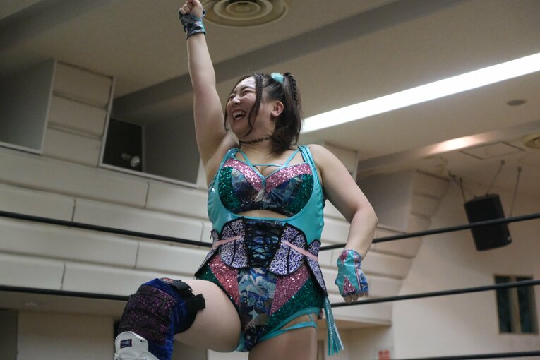 「やせたら可愛いのに」世間の声との闘い…“プラスサイズモデル”も務める女子レスラー・まなせゆうなの思い「ありのままの自分を愛せばいい」(87)