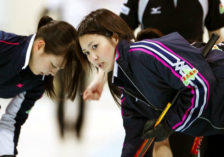 【カーリング女子レア写真】2010年の吉村紗也香（当時17歳）…写真は右に続きます　©Kyodo News