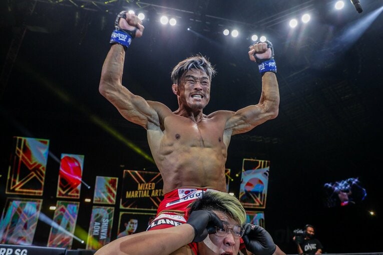 「那須川天心や武尊とは違うんですよ、僕は」青木真也が因縁の秋山成勲に大逆転KO負け…帰国して語った本音とこれから「50歳になっても」(15)