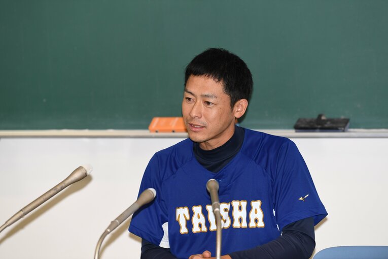 【大社ドラフト密着の様子】藤原の名前は呼ばれず…直後に石飛監督が姿を現した　©Kota Inoue