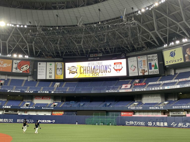 交流戦優勝決定後、京セラドームのビジョンには「CHAMPIONS」の文字が映し出された　©︎Noriko Yonemushi