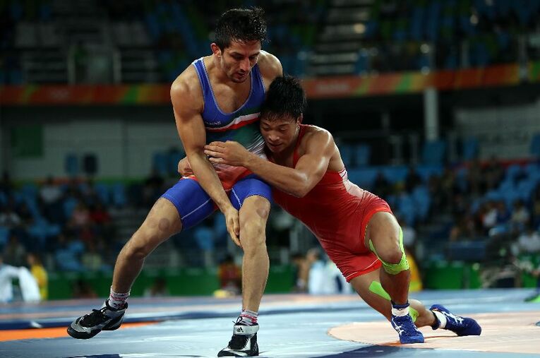 リオ五輪グレコローマン59kg級で銀メダルを獲得した太田忍さん。レスリングの過酷な減量の実態を語ってくれた ／ photograph by Getty Images