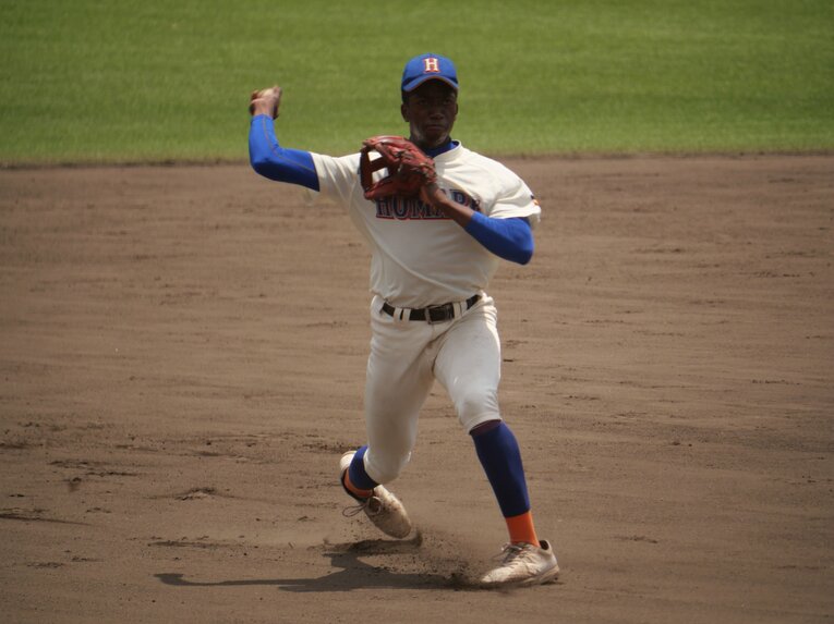 1年前は“ドラフト1位”と予想できなかった…ソフトバンクが指名公表「イヒネ・イツア」とは何者か？ 守備の名手は“課題あり”とキッパリ(16)