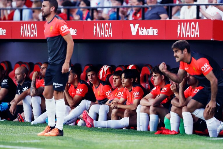 「クボ、ユニホームお願い」来季のレアル去就報道が出てもマジョルカで愛される久保建英…「残留か降格の最終節」で輝くか〈撮影者の視点〉(6)