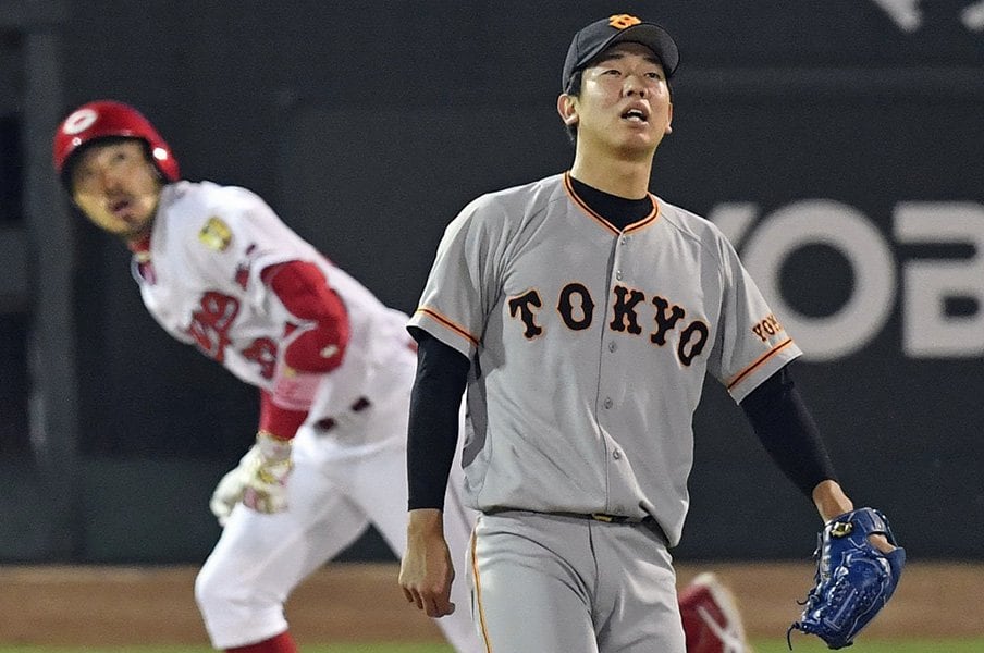 巨人の下剋上を許さぬカープの凄み。四球数とベンチワークが両者の差。<Number Web> photograph by Kyodo News
