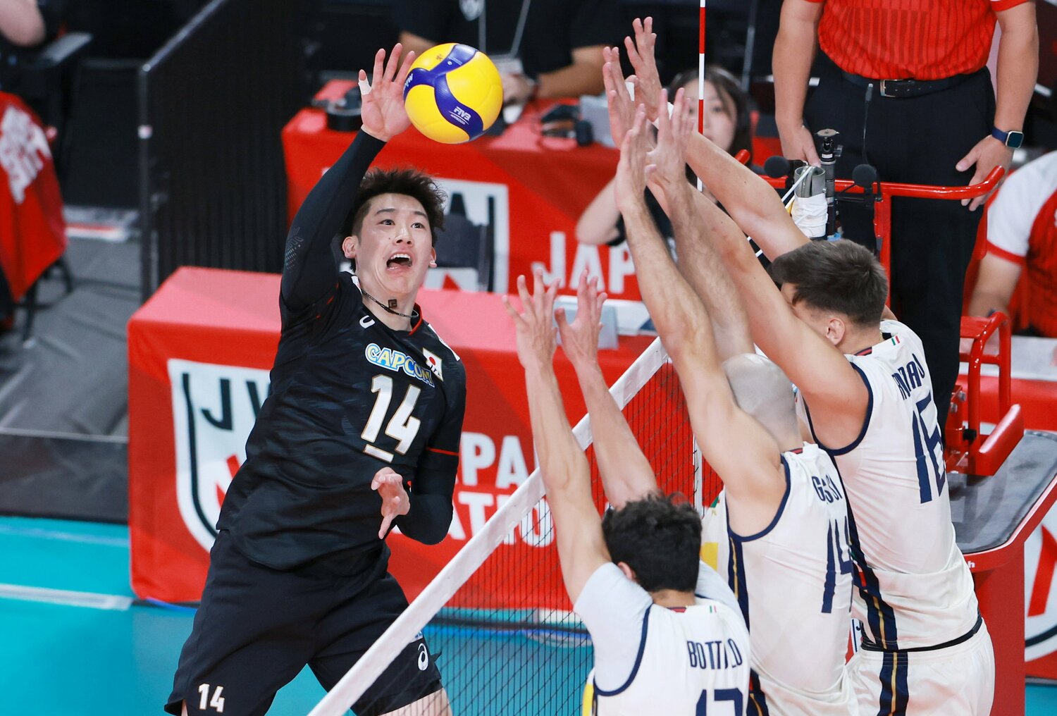 世界選手権に出発する直前に壮行試合が4試合も行われた　©︎JIJI PRESS