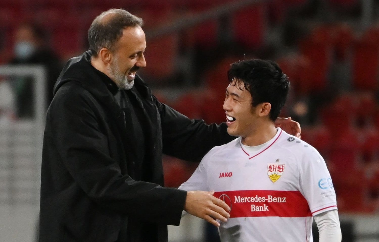 マタラッツォ監督と遠藤 ©Getty Images