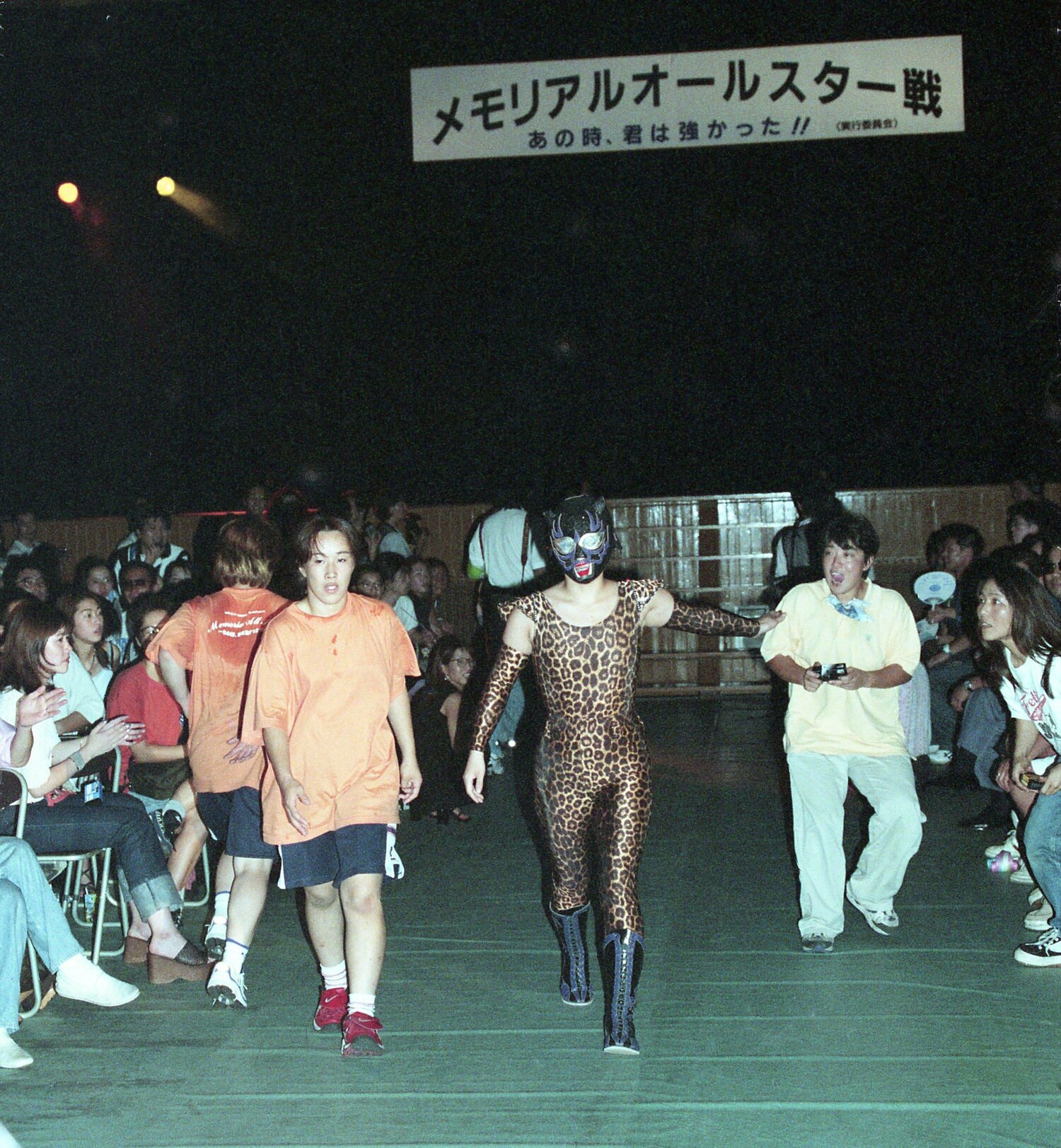 小倉さんは覆面レスラー「ハイパーキャット」としてもリングに上がった（写真は1998年のメモリアルオールスター戦）　©東京スポーツ新聞社