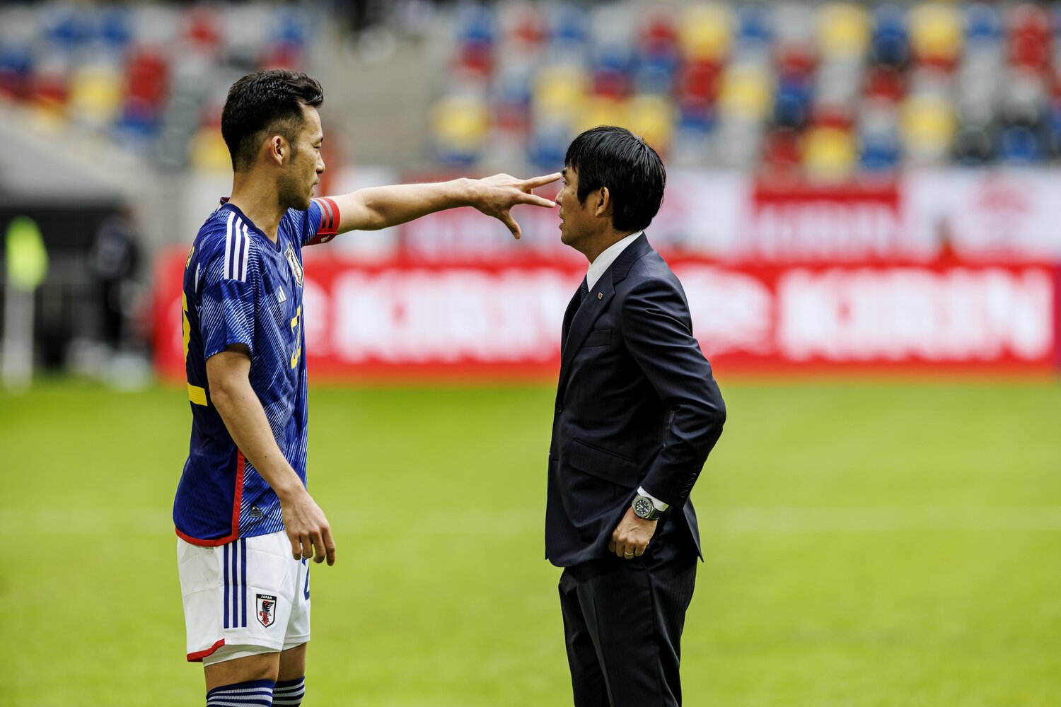 アメリカ戦で話をする2人　©Kiichi Matsumoto