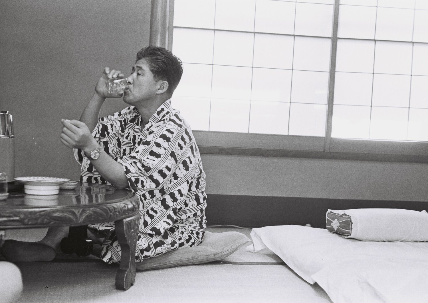 西本幸雄監督（写真は阪急監督時代、旅館で撮影）©BUNGEISHUNJU