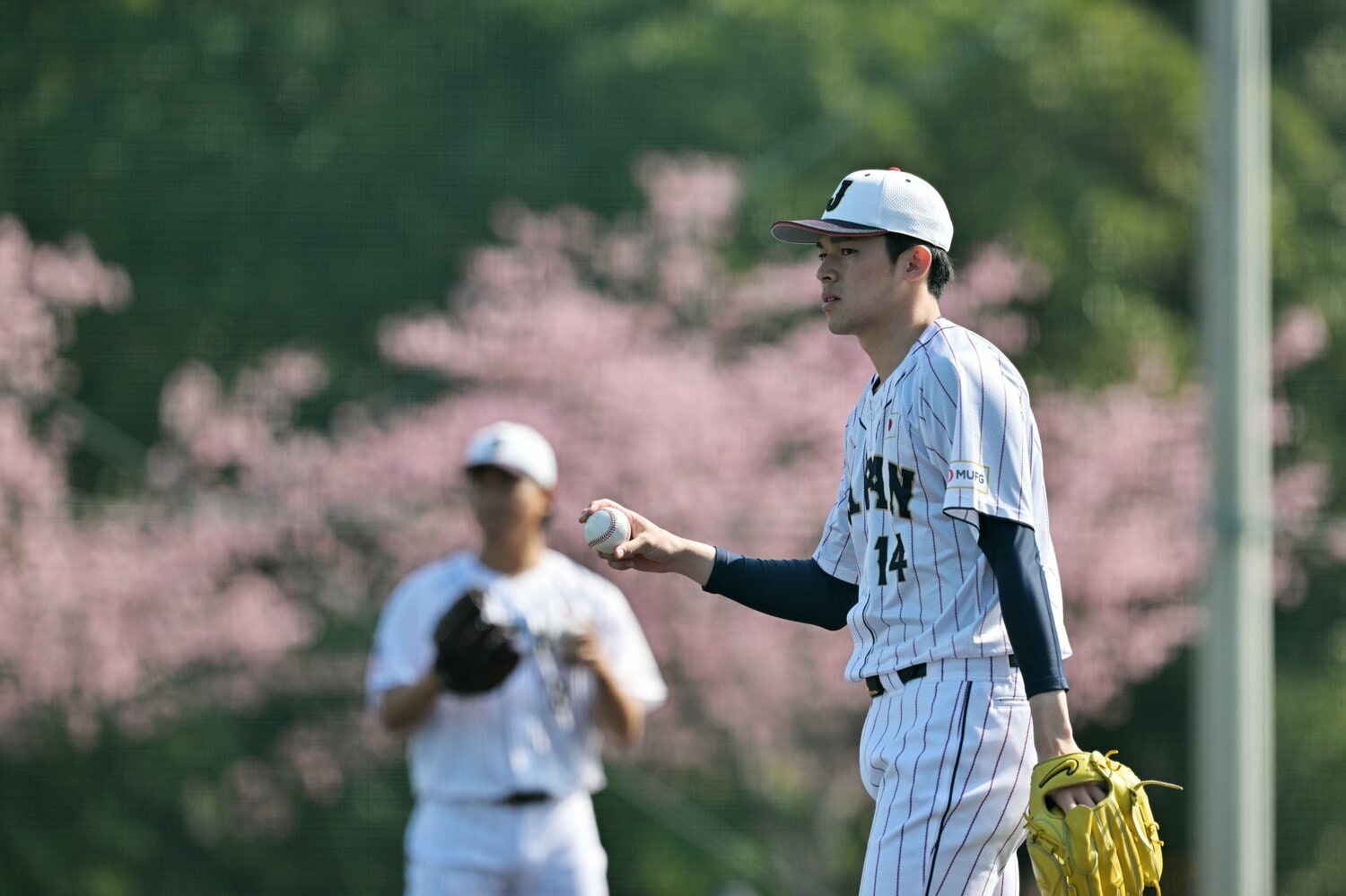 キャンプ初日にキャッチボールを行なった佐々木朗希　©︎Hideki Sugiyama
