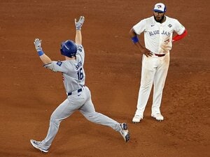 じつは「ドジャース26－34ブルージェイズ」打率もOPSも防御率も劣るのに…WS連覇の2大要因「山本由伸ら先発陣の緊急出動」、打撃は？