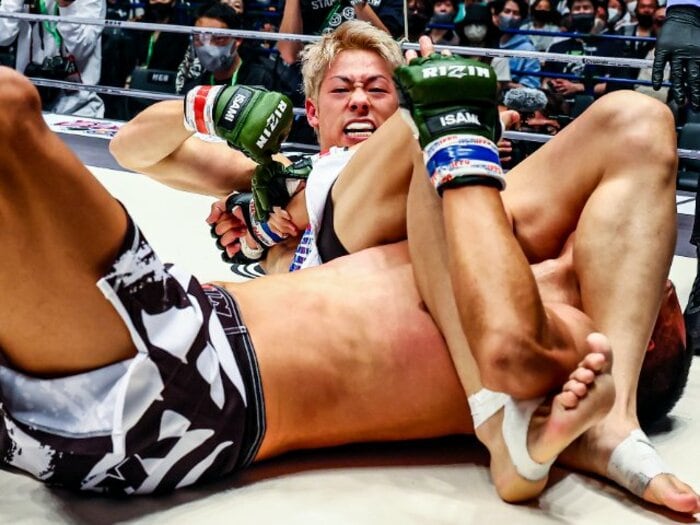 「親の七光り、二世、全然嫌じゃない」三浦孝太20歳、RIZIN2連勝に込めた思いと“好感度高すぎ”な父・カズとの秘話<Number Web> photograph by RIZIN FF Susumu Nagao