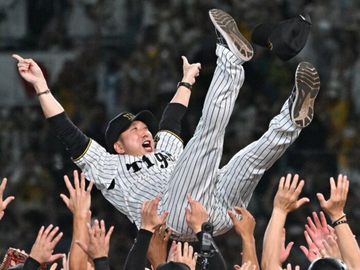 「オイ、藤川。モミアゲを切れ」“ドラフト1位”藤川球児18歳が野村克也に叱られた日…阪神監督就任時は不安の声「球児で大丈夫か？」独走優勝のウラ側＜Number Web＞ photograph by Hideki Sugiyama