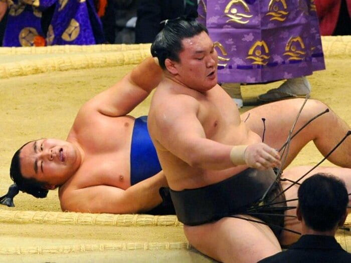 浪速で大関鶴竜が誕生。万年大関から抜け出すのは？～史上初6大関時代の危機感～＜Number Web＞ photograph by KYODO