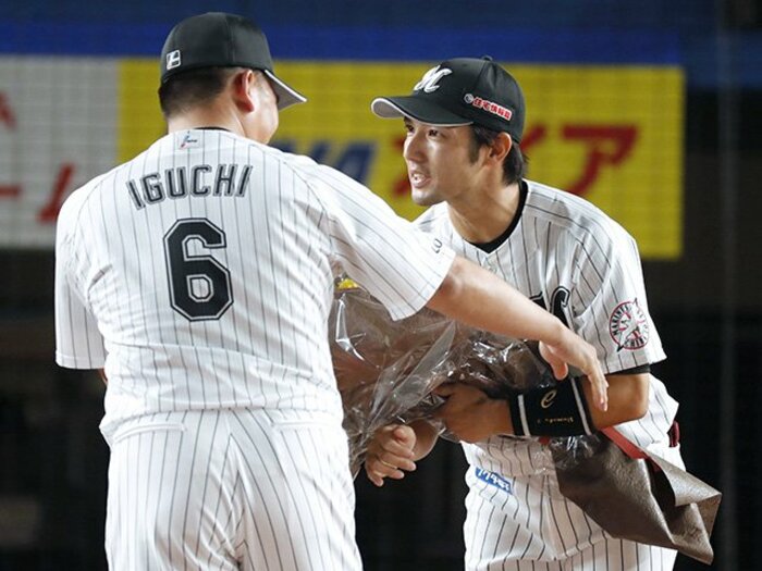 ロッテ根元俊一、35歳での引退。その原点は花咲徳栄時代にあった。<Number Web> photograph by Kyodo News
