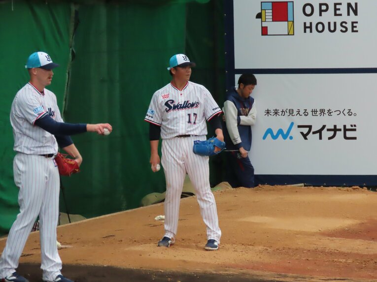 ブルペンに熱気が走る©Kou Hiroo