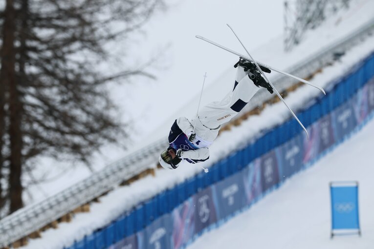 堀島の滑りを連続写真で　©Kaoru Watanabe/JMPA