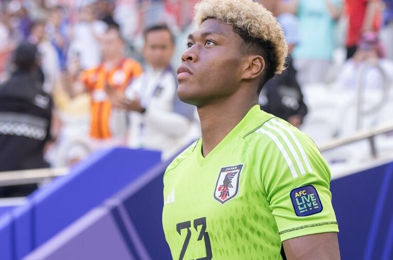 アジアカップではここまで全ての試合でゴールマウスを守る鈴木彩艶 ／ photograph by Getty Images