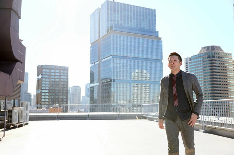 「前進」をポージングで表現　©︎Shigeki Yamamoto