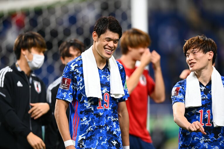 酒井宏樹と古橋亨梧　©JMPA