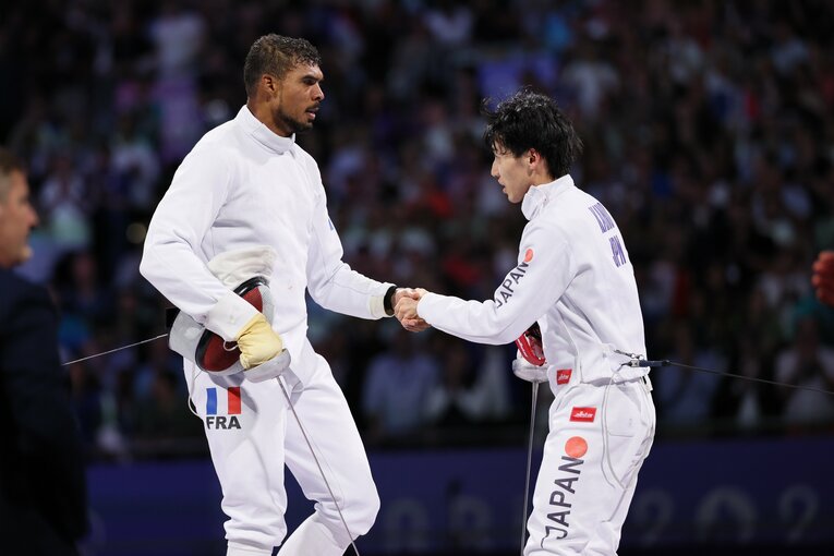 男子エペ個人決勝、加納虹輝vs.ヤニック・ボレル　©JMPA