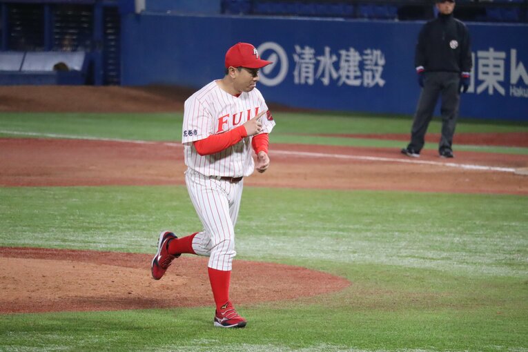 富士大野球部を率いる安田慎太郎監督　©Genki Taguchi