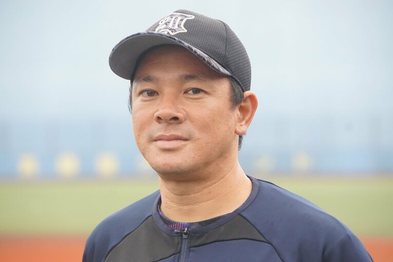 ドラフト前日に取材に応じた須江監督　©Kei Nakamura