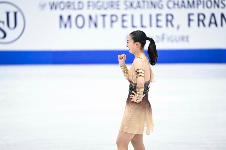 2022年、世界選手権のSP。演技後、喜びがはじけ、ガッツポーズを見せる　©Asami Enomoto