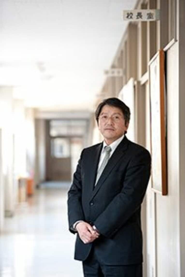 千田健一　Kenichi Chida
小5からフェンシングを始め、中大入学後、'80年モスクワ五輪で幻の日本代表に。現役引退後は宮城県で教員をしながら指導を続け、現在は本吉響高校長を務める。