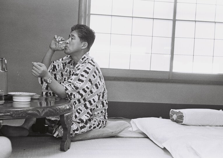 遠征先の旅館で（5/5）…阪急時代の西本幸雄監督　 ©BUNGEISHUNJU