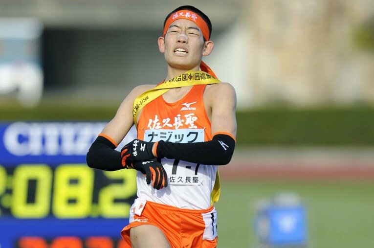 高見澤勝氏が監督に就任した1年目、2011年の全国高校駅伝は同校ワースト記録の21位。高見澤監督は「やってしまった……」と青ざめたという ／ photograph by KYODO