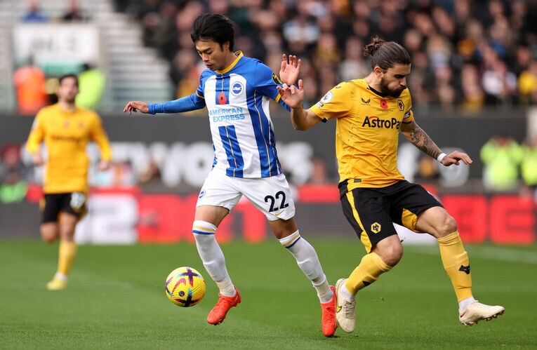 ウォルバーハンプトン戦での三笘（※クリック、スワイプするとプレミア初ゴールや数々の「三笘無双」がご覧になれます）©Getty Images