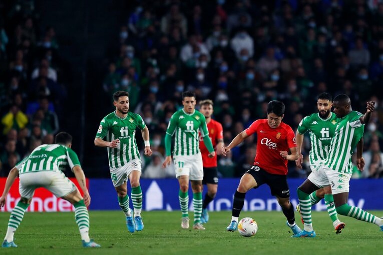 森保監督が久保建英をスペインまで見に来たのに…45分で交代　カメラマンが「終盤までいれば」と心残りを感じた理由(33)